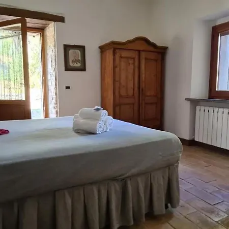 Altes Haus In Rotecastello Mit Grossem Pool By Interhome Casa vacanze